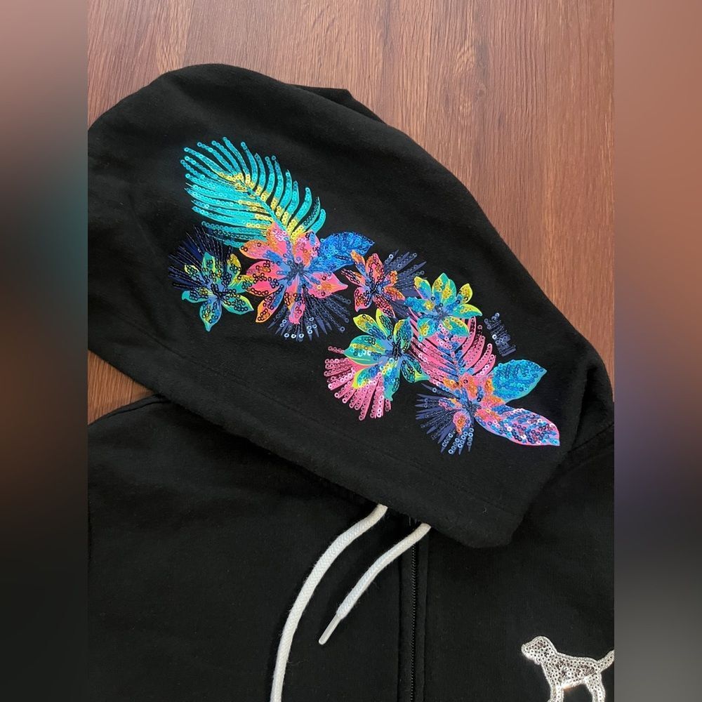 PINK VS TROPICAL BLING HIBISCUS
FLORAL HOODIE LARGE - Picture 9 of 10